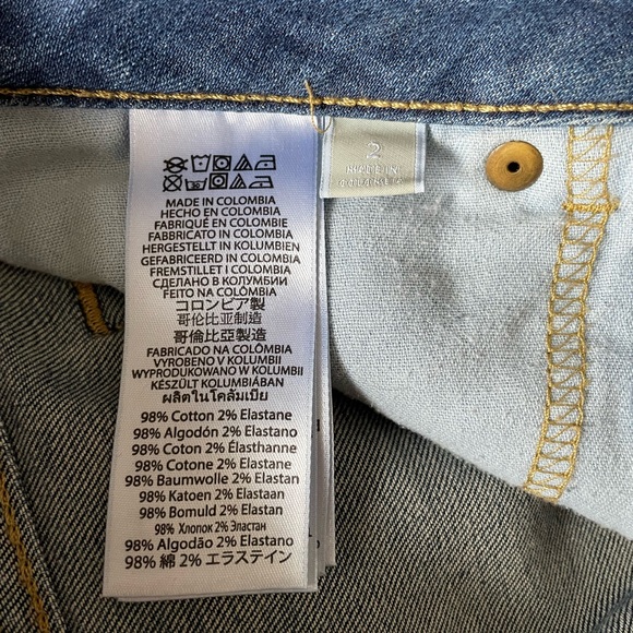 Micheal Kors distressed jeans - Picture 4 of 4